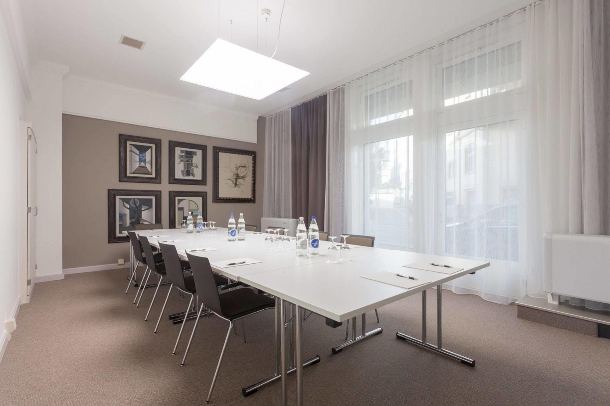 Hotel Ema House 4*