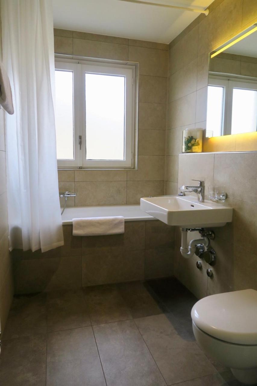 Furnished Homes *