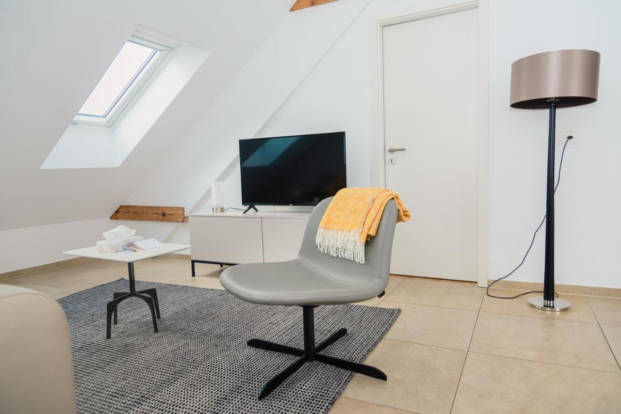 Apartment Furnished Homes *