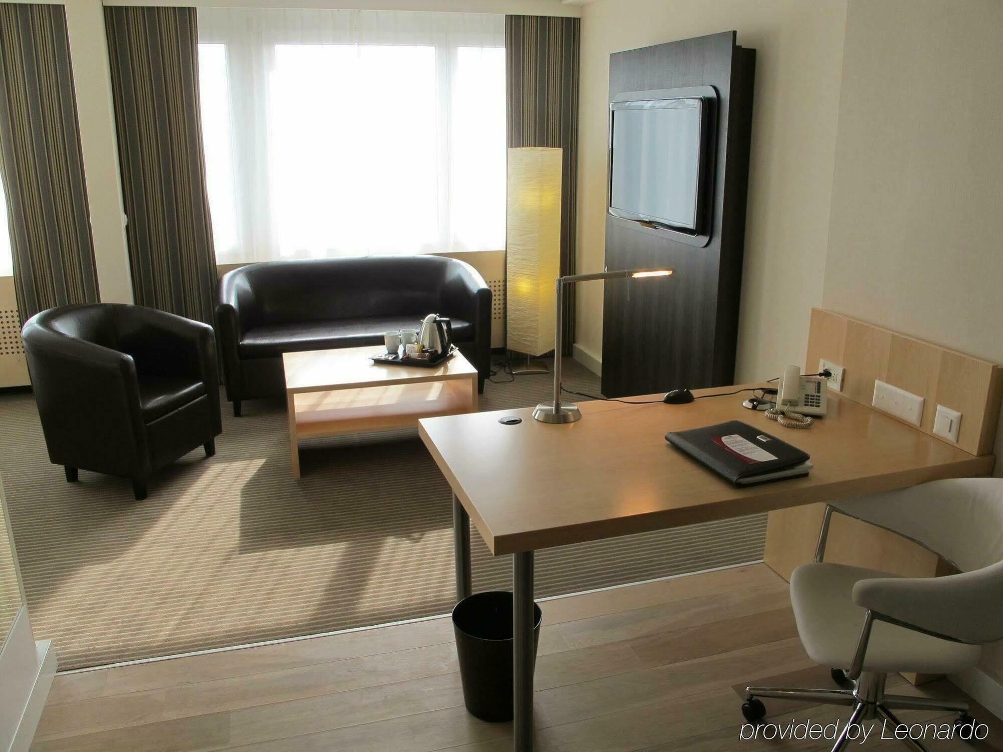 Hotel Crowne Plaza Zürich, An Ihg