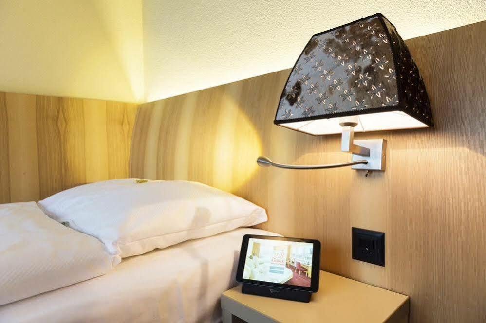 Fred Leonhardstrasse - Self Check-in 3*