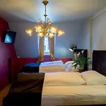 The Henry Self Check-In Guesthouse