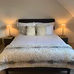 Loewenplatz Apartment Near Station By Airhome