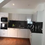 Junior Suite Apartment By Livingdowntown