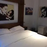 Junior Suite Apartment By Livingdowntown