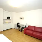 City-Studio On Top Floor - Crown 48