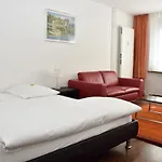 Fantastic Studio Near Lake - Flower 02