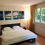 Centrally Located, Spacious Modern Apartment