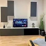 Gemuetliche Wohnung An Bester Lage Im Kreis 4