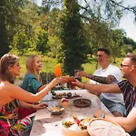 What are the best hotels near Lake Zurich?