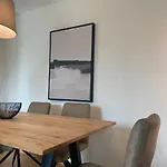 Modern 3Bdr Duplex With Skyroof In Trendy Zurich West