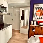 Cozy Studio Apartment Unit 12 In Center Of Zurich