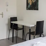 Downtown Deluxe Studio With Queen Bed Be-55
