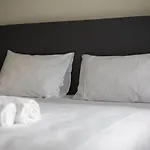 Downtown Deluxe Studio With Queen Bed Be-55