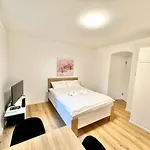 Heart Of Zurich Modern Studio Hg20