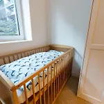 Ground Floor Apartment - Peaceful Living In The City Of Zuerich