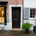 Many\'S Historical City Central Apartments