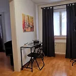 Turicum Apartment Mit Balkon Und Parkplatz