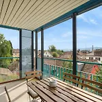 Spacious Central Apartments Hoting