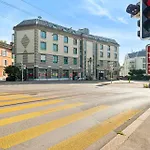 Spacious Central Apartments Hoting