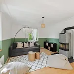 Centrally Located House With Garden