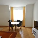Cosy 2-Bedroom Near Lake - Stardust 31