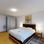 Bright 1 Bedroom Flat In The City Centre