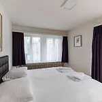 Nice And Big 1 Bedroom Flat City Center/Near Lake