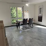 Amazing 2 Bedroom Flat: Specious And Central