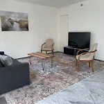 Amazing 2 Bedroom Flat: Specious And Central