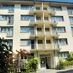 Studio City Center - Crown 13