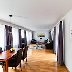 Nice 1 Bedroom Flat City Center Near Lake - D7