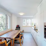 Exceptional 1Br Flat - Sun 3