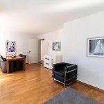 2 Bedroom Apartment Close To Lake - D2