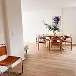Exclusive Floor For 10 Guests -30-