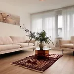 Exclusive Floor For 10 Guests -30-