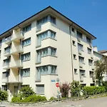 Modern Studio City Center - Crown 33
