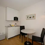 City Studio - Crown 32