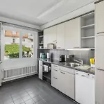 Comfortable Stay In Oerlikon 20 Minutes Away From Zurich Airport
