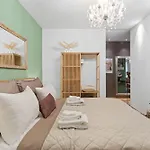 Boutique Luxury I Top Location I Freeparking I Private Terrace I Ac I Fast Wifi