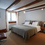 Charming Historical Apartment In Zurich City Center Oldtown