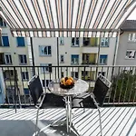 Executive 2 Bedroom Flat Near To The Lake - D10