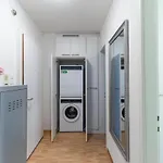 Cozy Studio Near Train Station - Wille 7