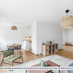 Chic 3-Bedroom Apartment Near Zurich Center