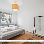 Chic 3-Bedroom Apartment Near Zurich Center
