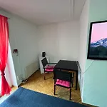 4 Preiswertes Zimmer In Privater Wohnung, Kein Hotel, Ohne Personal, Zum Uebernachten
