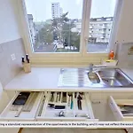 Basic 2Br With Natural Light
