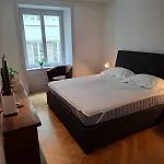 Zuerich Central Station Apartment, 2 Bedroom & Sofabed