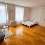 Amazing Apartments In The Heart Of Zurich Old Town Glocken - Self Checkin