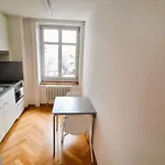 Amazing Apartments In The Heart Of Zurich Old Town Glocken - Self Checkin